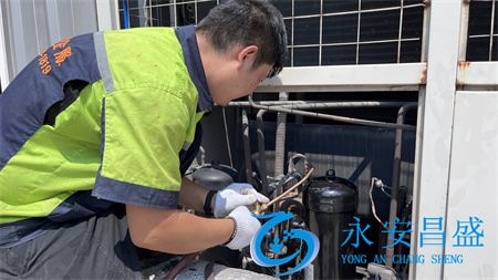 西安永安昌盛 專業(yè)空調維修 護航舒適工作環(huán)境