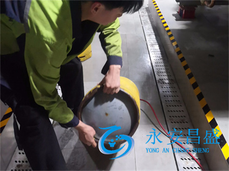 中央空調主機清洗流程全解析 助力企業(yè)中央空調重煥生機